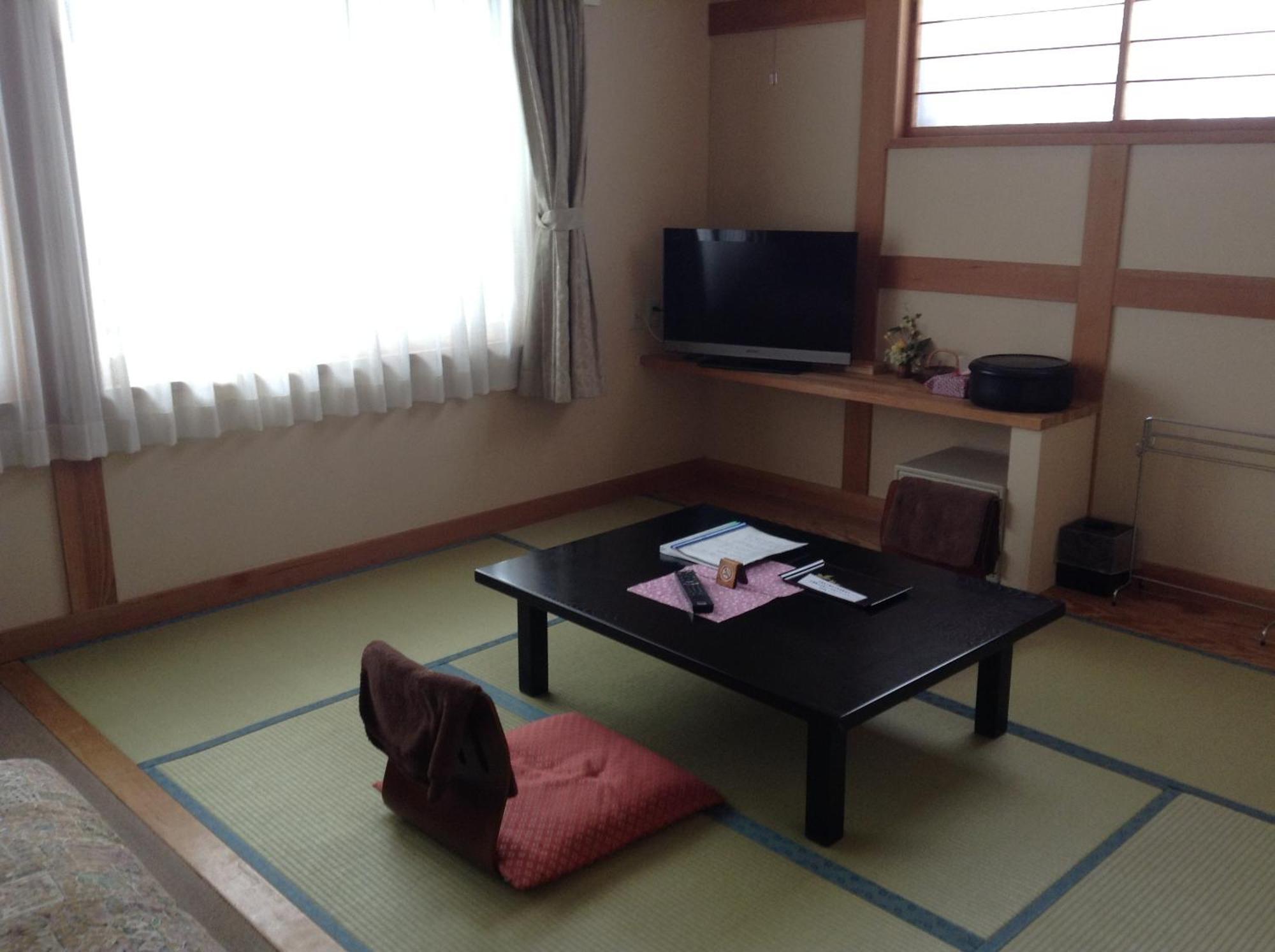 Minamiya 山とねこと遊ぶ宿 みなみ家 Hakuba Exterior foto