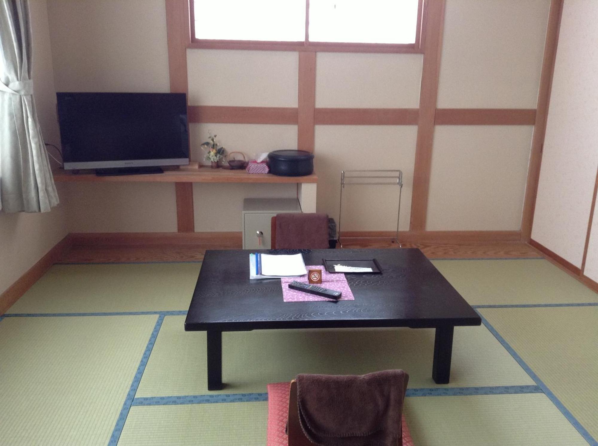 Minamiya 山とねこと遊ぶ宿 みなみ家 Hakuba Habitación foto