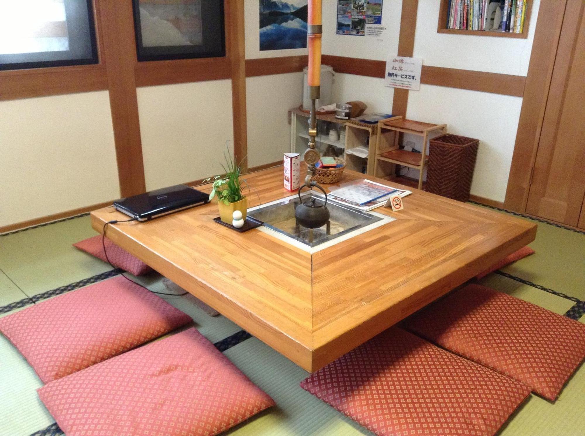 Minamiya 山とねこと遊ぶ宿 みなみ家 Hakuba Exterior foto